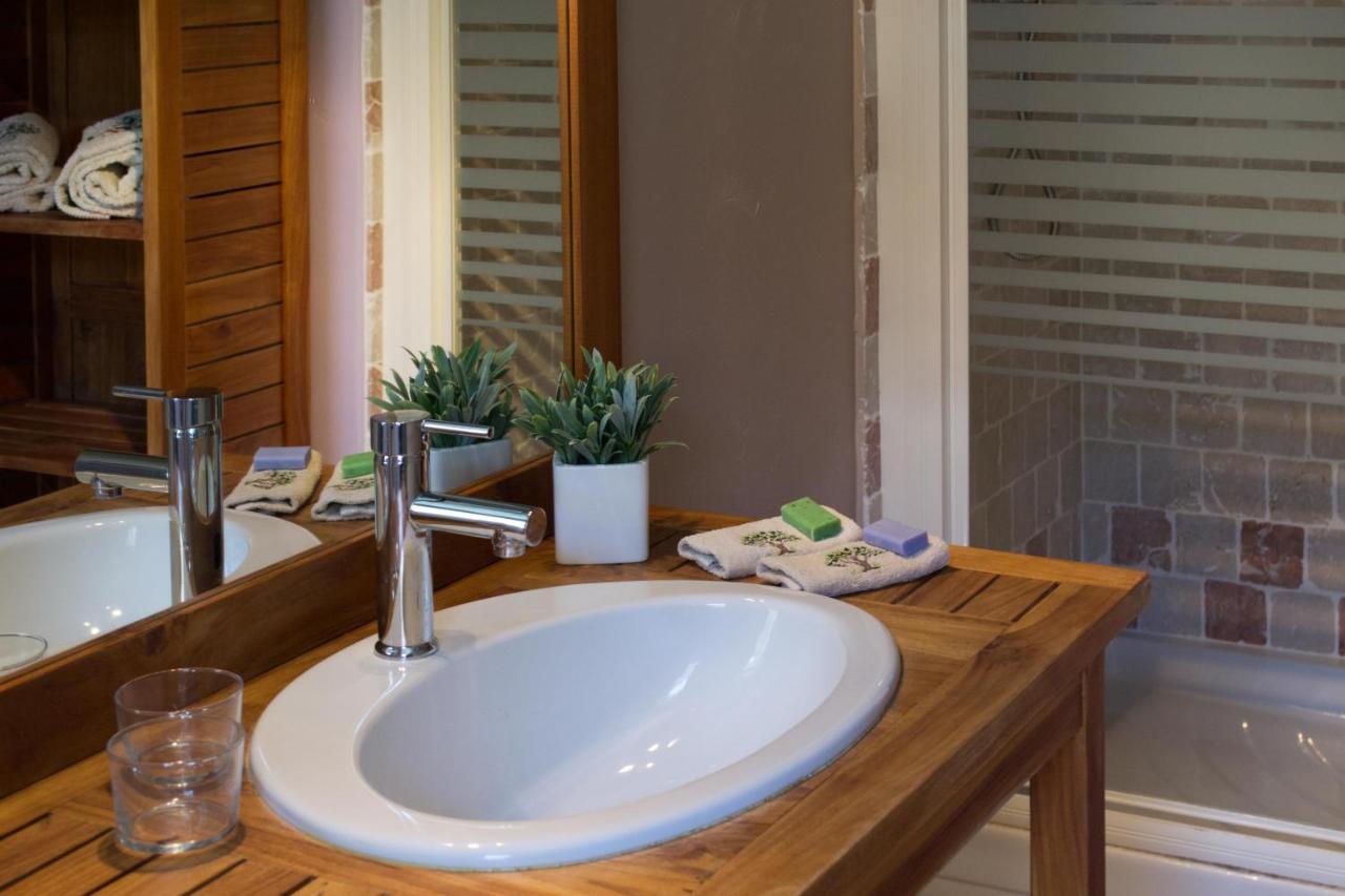 Bed and Breakfast Le Bouquet De L Aromate Joucas Exterior foto