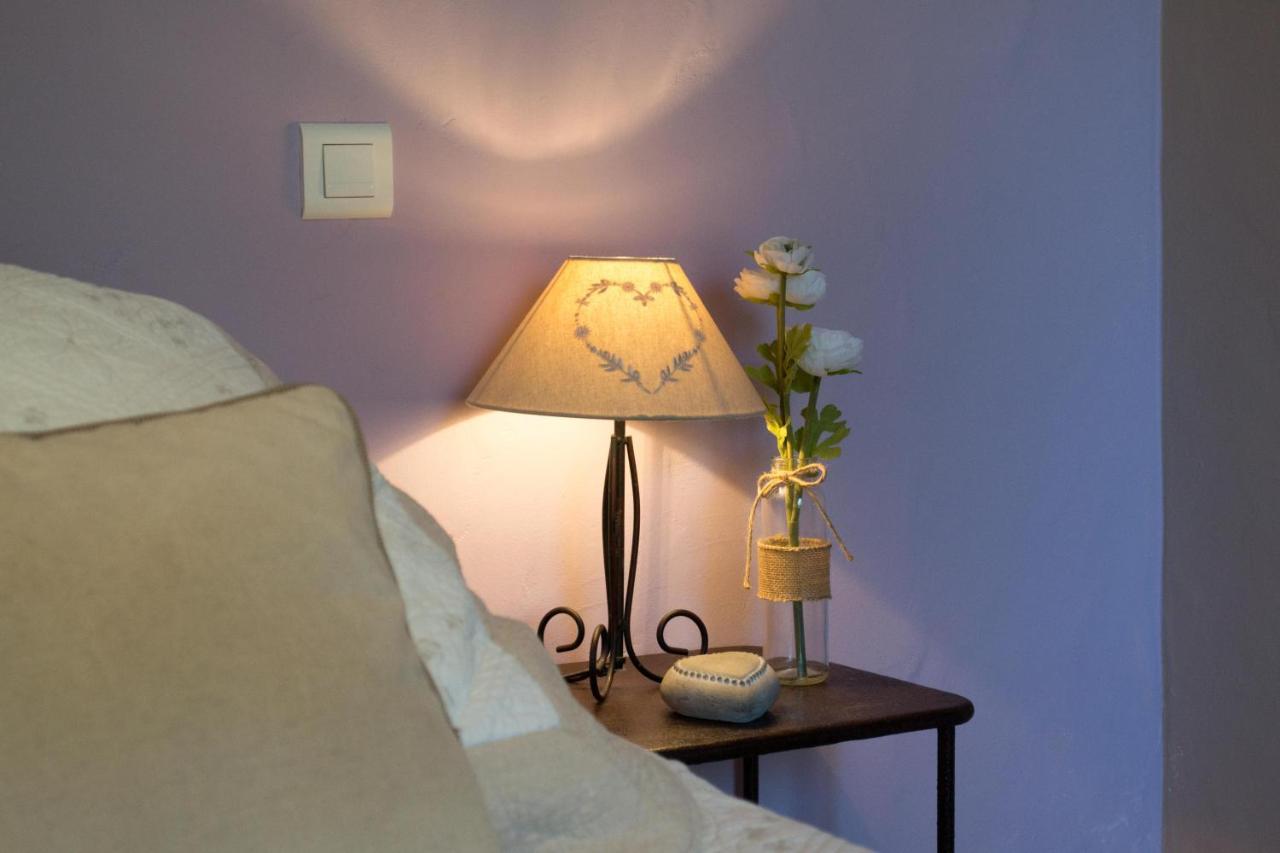 Bed and Breakfast Le Bouquet De L Aromate Joucas Exterior foto